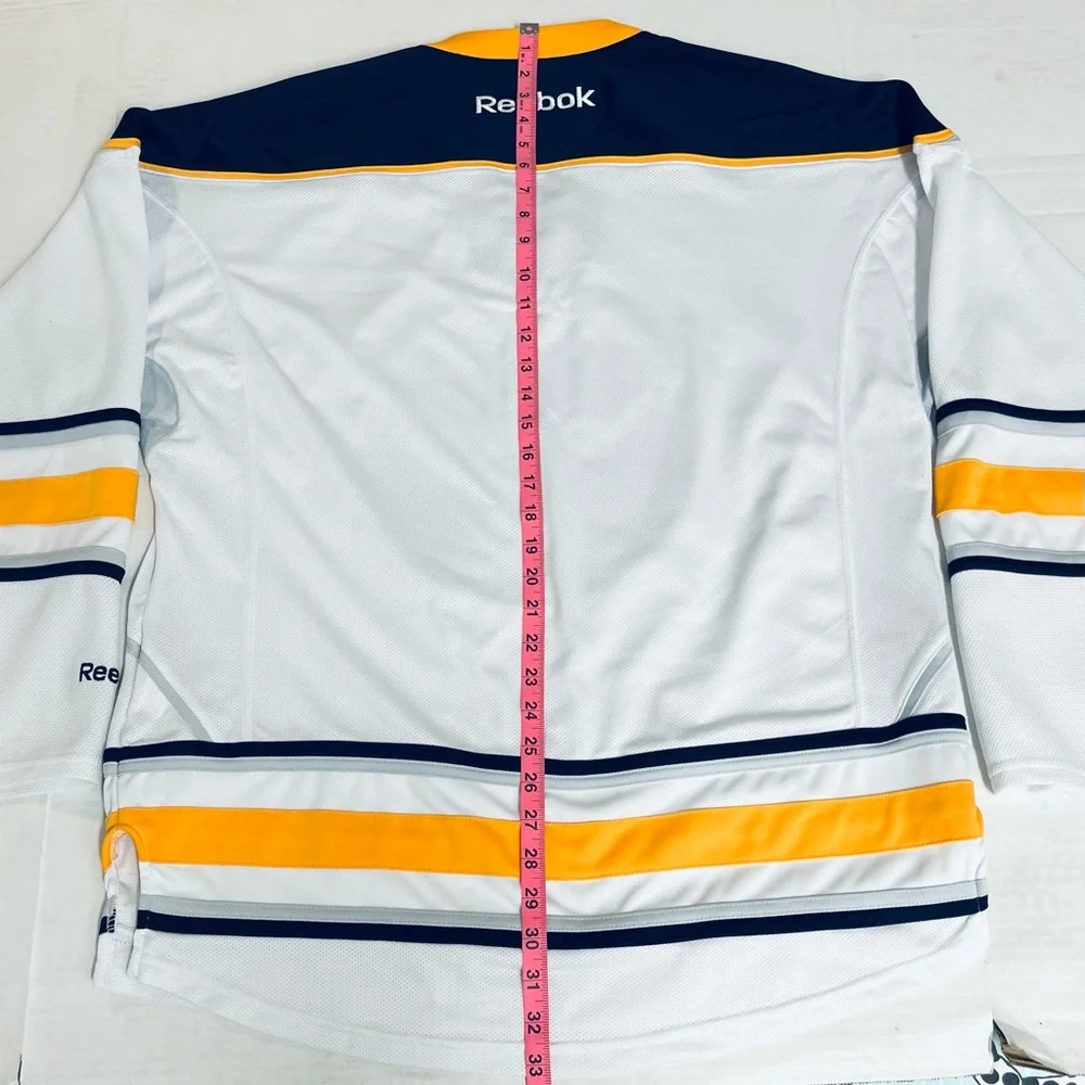 NHL Reebok Buffalo Sabres Men’s Hockey White Jersey White Jersey   SIZE. M - Picture 10 of 13